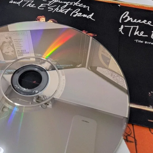 Bruce Springsteen The Ties That Bind The River Collection Box Set CD DVD Book - Picture 14 of 16